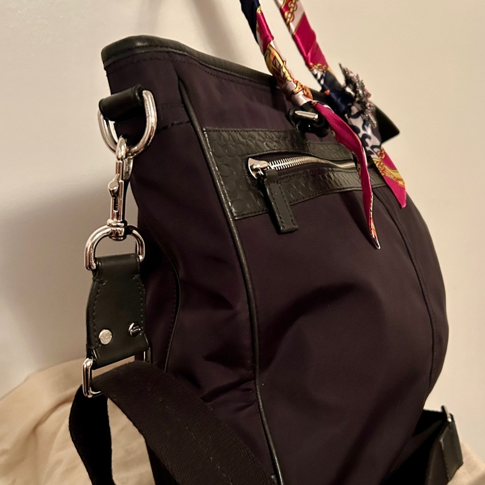 Coach “Glow Up” Julia Opt Art Vintage carry all. - Picture 10 of 14